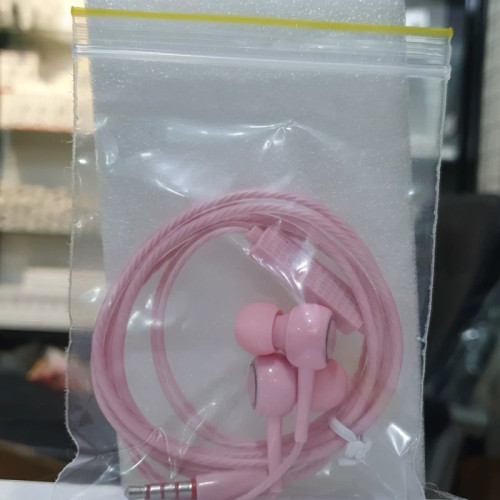 هندزفری اورجینال مناسب گوشی های سامسونگ شیائومی دارای جک سوزنی باکفیت عالی و دکمه قطع و وصل رنگ صورتی بسیار زیبا